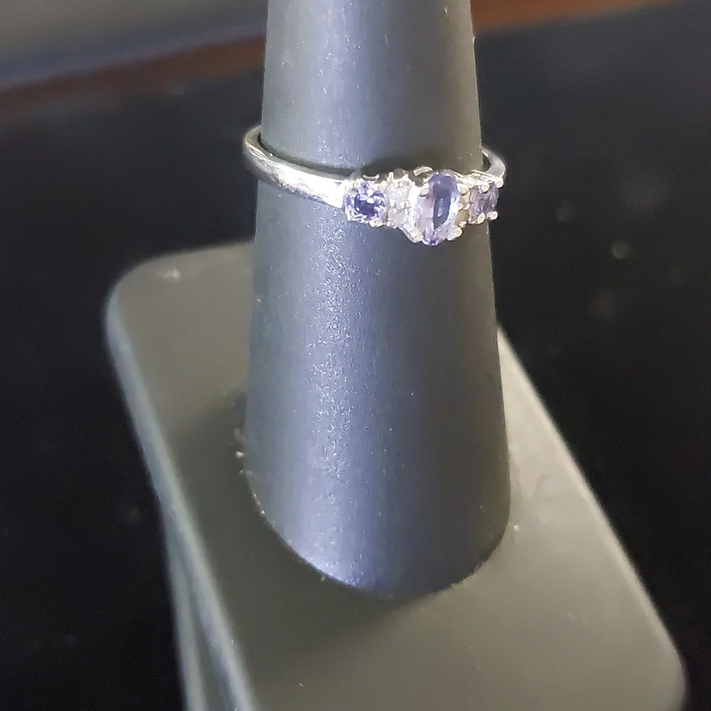 Genuine Tanzanite/Diamond Ring Sz 7